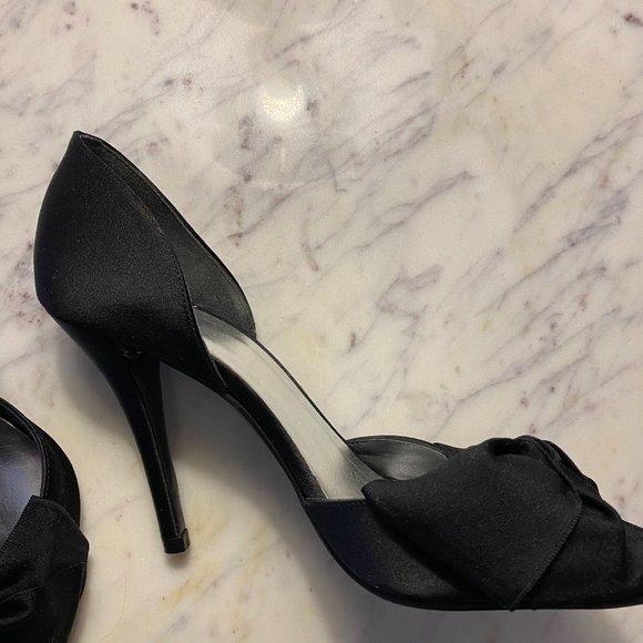Stuart Weitzman Evening/Formal Shoes - Picture 2 of 3